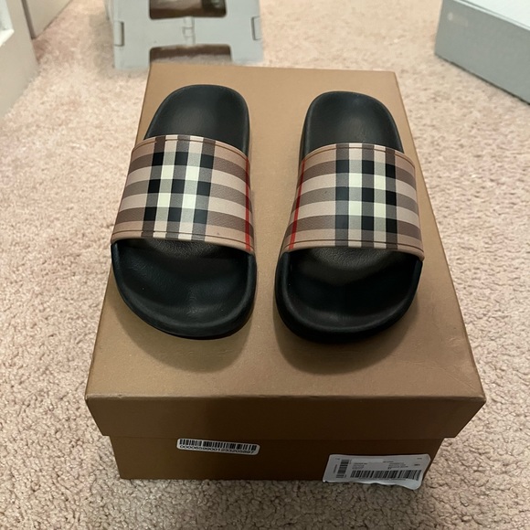 Burberry Slides-Kids Size 31 (euro sizing) - Picture 3 of 3